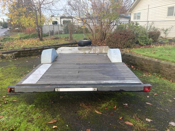 Flat bed utility trailer 1