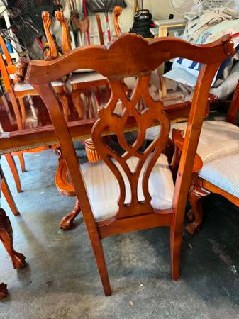 Chippendale/chippendale like 8 seat dining table 1