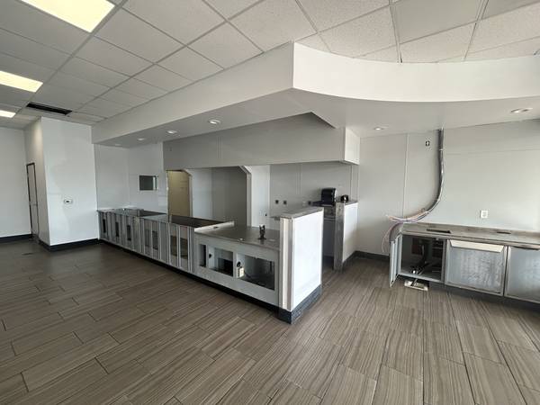 $4,500 / 1000ft2 - Restaurant for Lease - Chula Vista (Chula Vista)63819386813827120