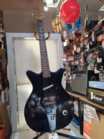 25% OFF! DANELECTRO CONVERTIBLE PRO ELECTRIC GUITAR! 1