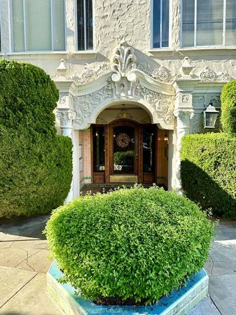 $1,350 / 1br - Bright Top-Floor Marina Apartment – Spanish Revival Charm! (San Francisco)63657863901697120