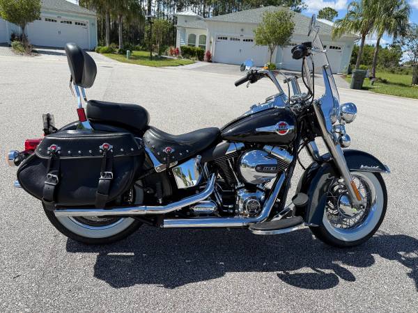 2017 Harley Davidson Heritage Softail Classic 1