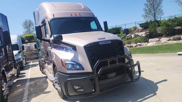 SEMI TRUCK FOR SALE !!!! - $49,000 (Houston)63622483523843120