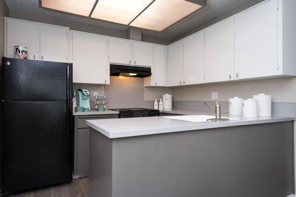 $1,593 / 2br - 895ft2 - Carports for Lease, Online Maintenace Requests, Doggie Rest Stop (Argay Neighborhood)63831608182657123
