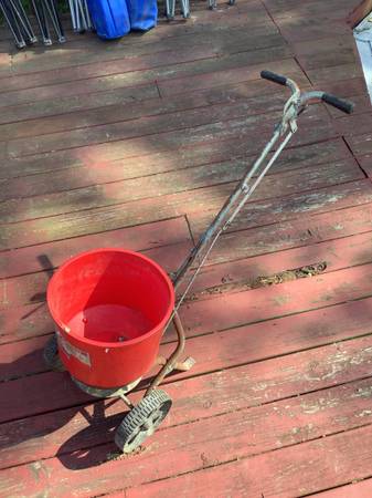 Push rotary seeder 1