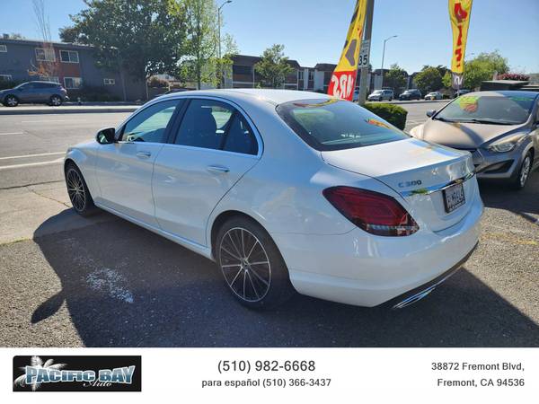 2020 Mercedes-Benz C300 Sedan Un solo dueño Título limpio Bajos kilómetros Como nuevo - $22,999 (fremont / union city / newark)63613878372353124