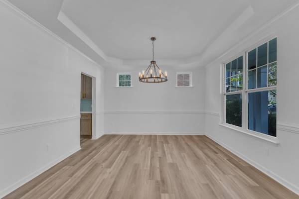 $577,900 / 5br - 2845ft2 - STUNNING 5 Bed + BONUS w/ SHOWSTOPPING Sunroom, oversized patio & MORE (Fuquay Varina)63685979178369123