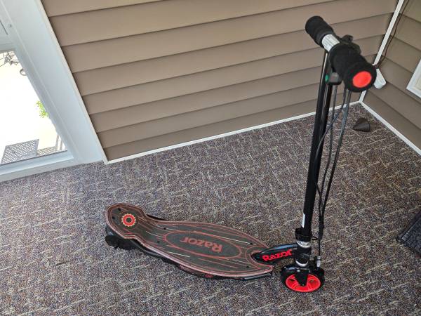 Razor Power Core E90 Electric Scooter 1