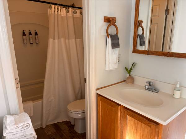 $1,500 / 2br - 900ft2 - Heat Paid! 2 Bed Apartment Close to Downtown Anchorage! (1435 W 25th Ave #7)64014173397122124