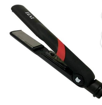 HAI 1. 25" Titanium Styling Flat Iron 1