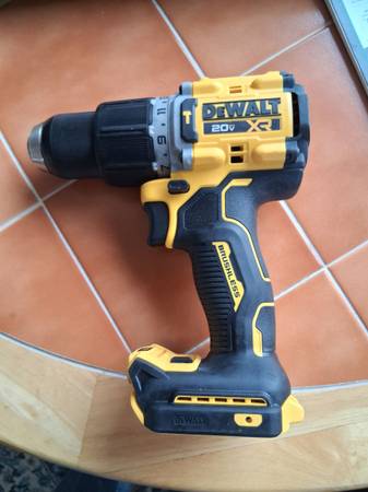 Dewalt 20V XR Brushless Drill Bare tool + 110 piece Drill bit set 1