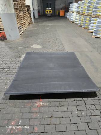 Tri- Fold Bed Cover 1