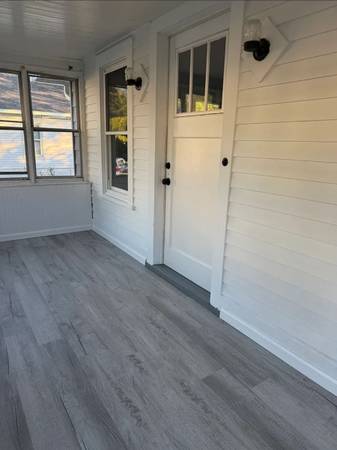 Newly Renovated Two Bedroom House In South Colonie School District 1