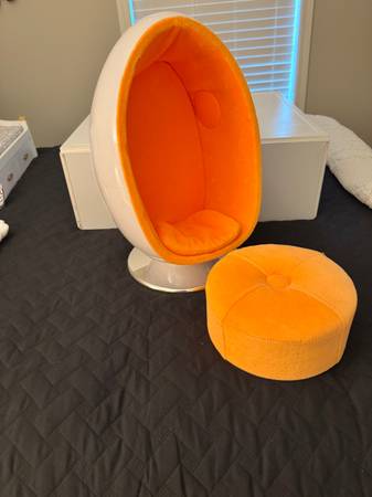 American Girl Doll Egg Chair 1