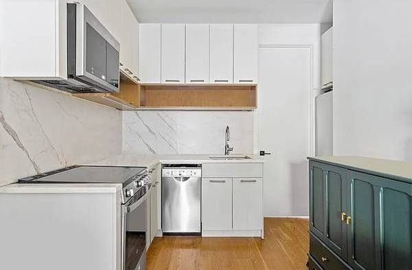 $3,995 / 3br - Beautiful 3BR / 3BA + Private Terrace | Greenwood - $3,995 Bargain!! (Greenwood)63788761793155121