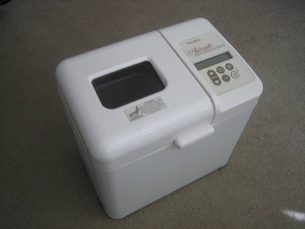 West Bend Bread Machine And Dough Kneader Maker 1