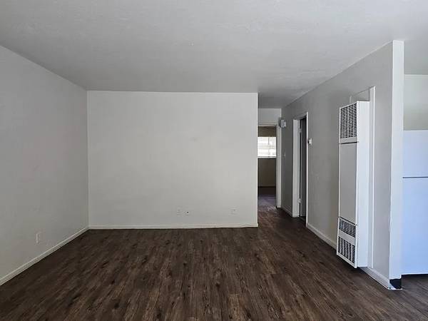 $800 / 2br - Apartamento de dos dormitorios y un baño cerca de Fresno State (Fresno)63873104408961120