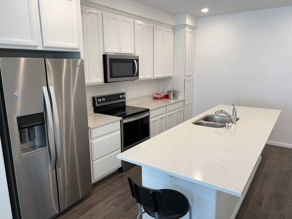 $1,800 / 1br - North San Jose Masterbedroom in a 4B4B townhouse (san jose north)63813686479491122