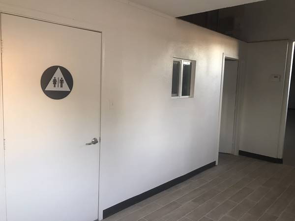 $2,300 / 2000ft2 - Commercial Rent property (Hanford)63777340709505122