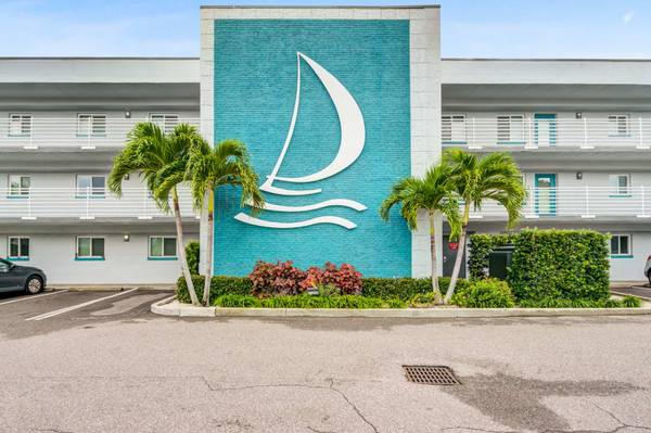 $1,780 / 1br - 627ft2 - Spooktacular Special Move In Today Pay No Rent Till November (South Pasadena, FL)63991085809667120