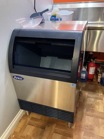 Atosa Commercial 140lb Ice Maker 1