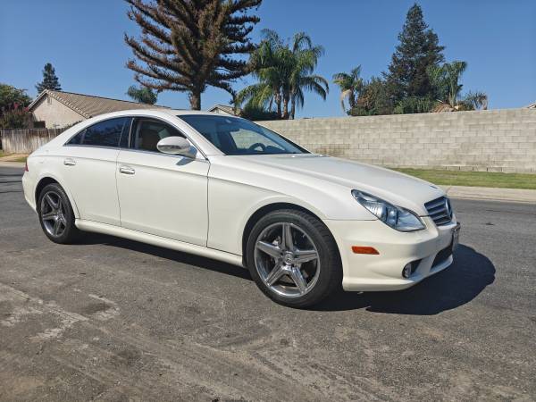 2008 Mercedes Benz CLS550 Diamond White Edition 1 de 550 - $16,50063618270938113122
