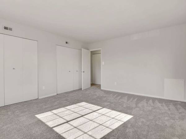$1,760 / 2br - 2B/1B, Carpeting, Gas Range (5815 Marlboro Pike, Forestville, MD)63822604788355123