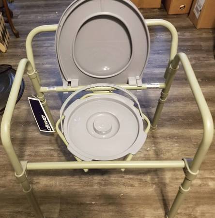 Portable bedside toilet commode 1