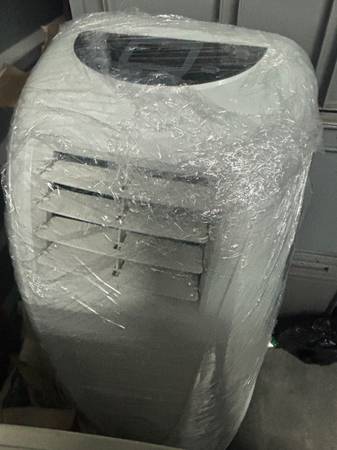 Portable air conditioner -moving sale 1