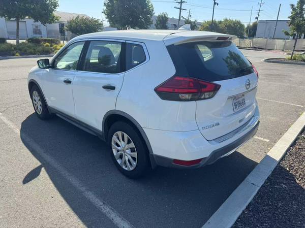 Uno único dueño, bajo kilometraje 2017 NISSAN ROGUE S SUV - $10,500 (fremont / union city / newark)63654697087745123