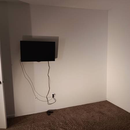 $750 / 2br - A clean private room with bath (Marietta)63964129146499122