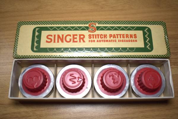 SINGER ZIG ZAG ATT: Additional Stitch Pattern Wheels 1
