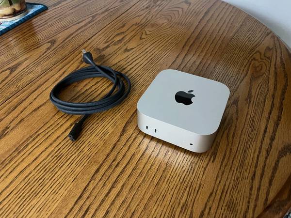 Apple Mac Mini M4 Chip 16GB RAM 256GB SSD Silver - Excellent