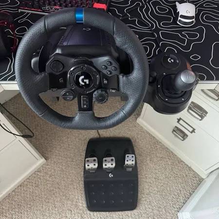 Logitech G923 Racing Wheel for Microsoft Xbox Series X/S - Xbox One 1