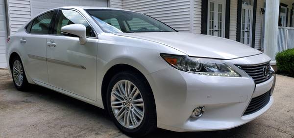 2014 LEXUS ES350 - $9,900 (Lacombe)63624888451329122