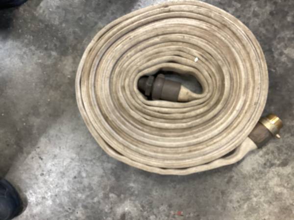 Manguera de incendios de 1 1/2 pulgadas - $50 (Bellingham)63435780799107122