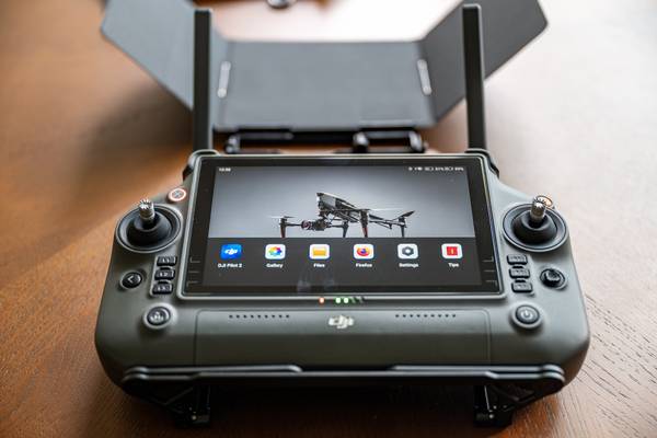 DJI RC Plus (Inspire 3) + Strap Kit Bundle — Like New 1