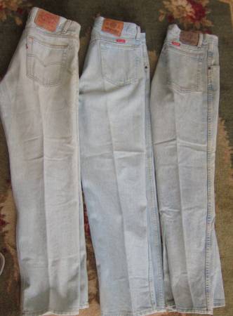 3 PARES DE VAQUEROS - WRANGLER & LEVI + TALLA HOMBRE 33 x 30 - $18 (Barnegat)63440245651585120