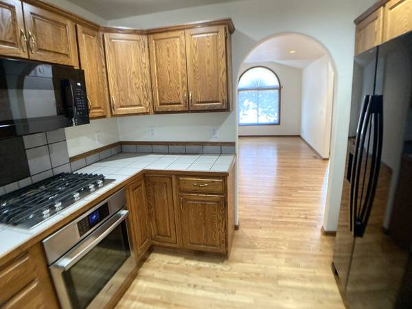 $3500.00 / 5br - 3978ft2 - Luxury Townhome, excellent condition, great neighborhood, outstanding63668452829827123