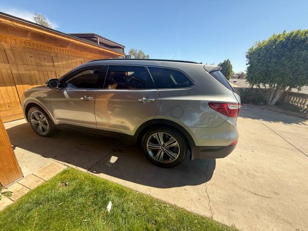 2016 Hyundai Santa Fe Ultimate 1