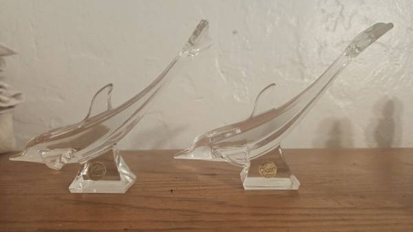 Seaworld crystal dolphins 1