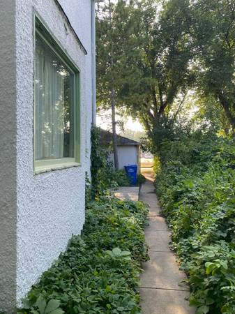 $1,050 / 2br - 1220 11 1/2 st. North (Fargo)63940163241858123