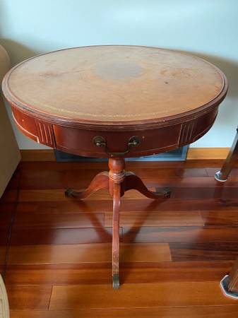 Antique round table with small drawer 1