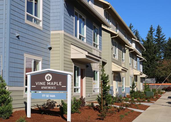 $1,375 / 2hab - Vine Maple // ¡Otoño en tu próximo apartamento! // ¡Estudio, 1 y 2 habitaciones! (Portland)63672654518657121