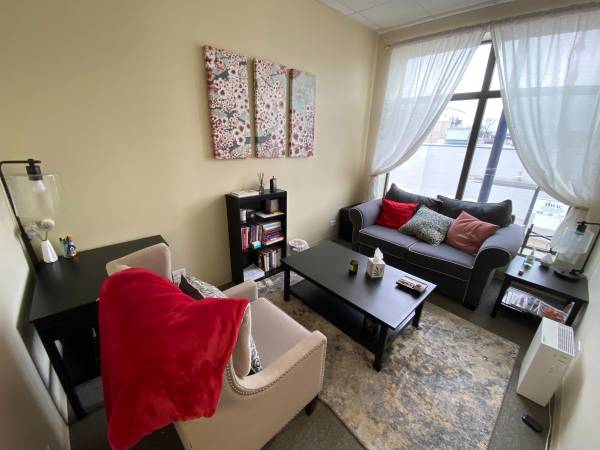 $650 / 125ft2 - Logan Square Office Suites.  A private office for your business. (Logan Square)63898734673539120