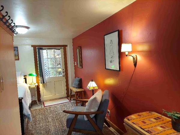 $875.00 / 1br - Comfortable and Convenient, near Rose Park63656975052289120