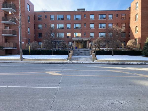 Apt for rent: 2550 Bathurst, TORONTO ON M6B 2Y8 1