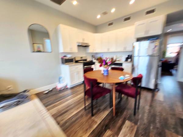 $3,795 / 2br - 2BR Apt with Washer Dryer Private Deck Sunset Park Industry City Slope (Sunset Park)63874741643011124
