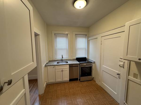 $2,600 / 2br - AFFORDABLE 2BED 1BTH NO BROKER FEE (Brighton)63828407193987122
