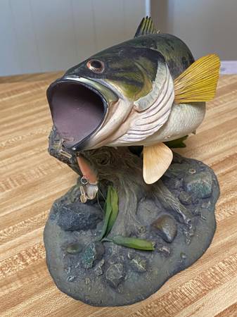Escultura de Lubina de Agua Estancada - $85 (San Marcos)63471190042499122